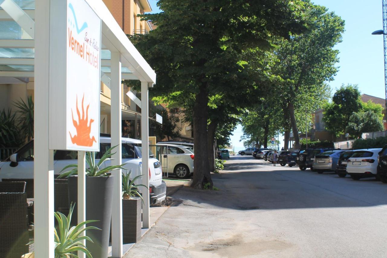 Hotel Vernel Rimini Exterior foto