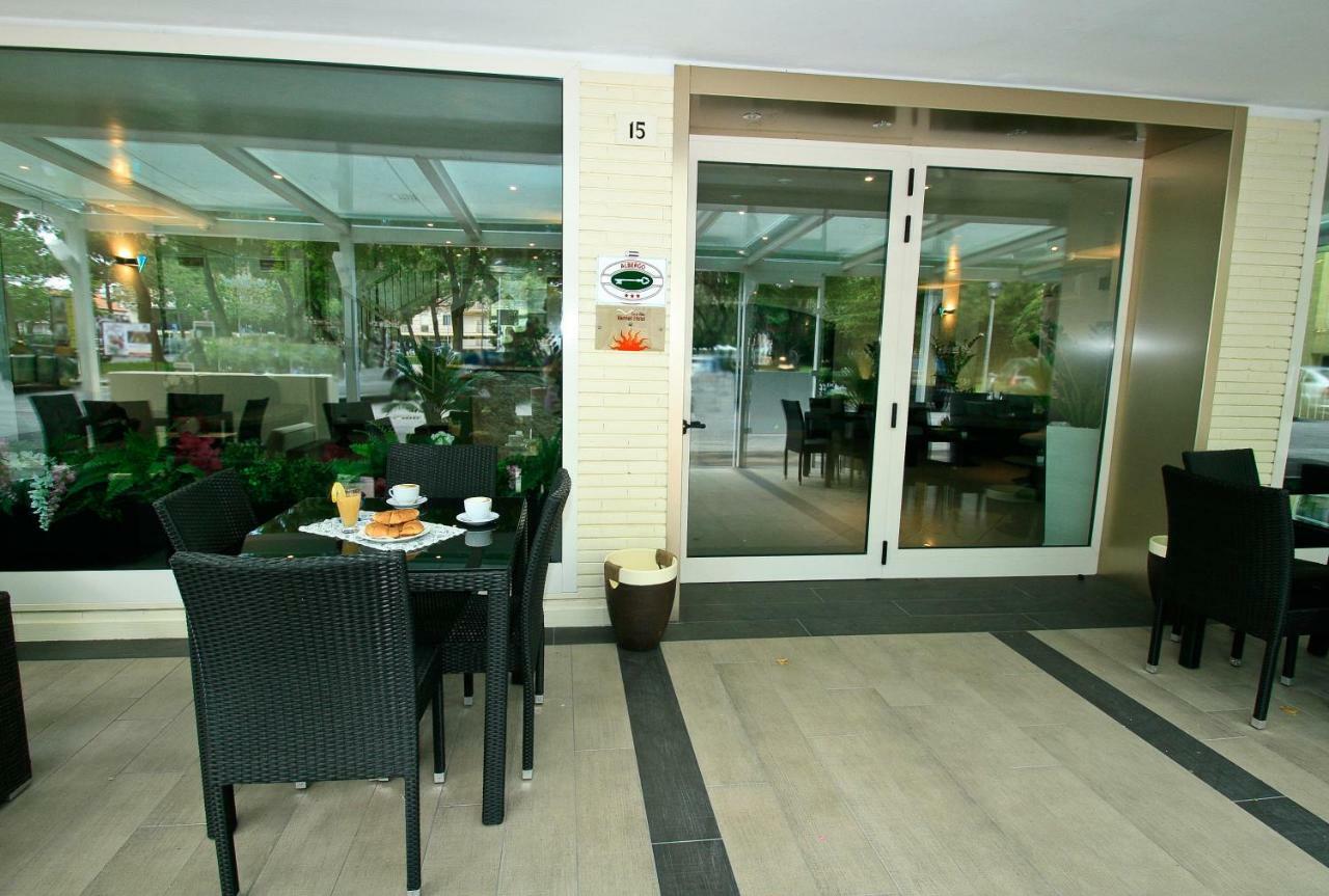 Hotel Vernel Rimini Exterior foto